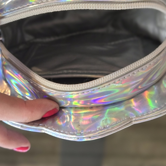 Seashell Shaped Crossbody Purse - Shiny Iridescent Color with Pearly Beads!!! - Picture 5 of 9